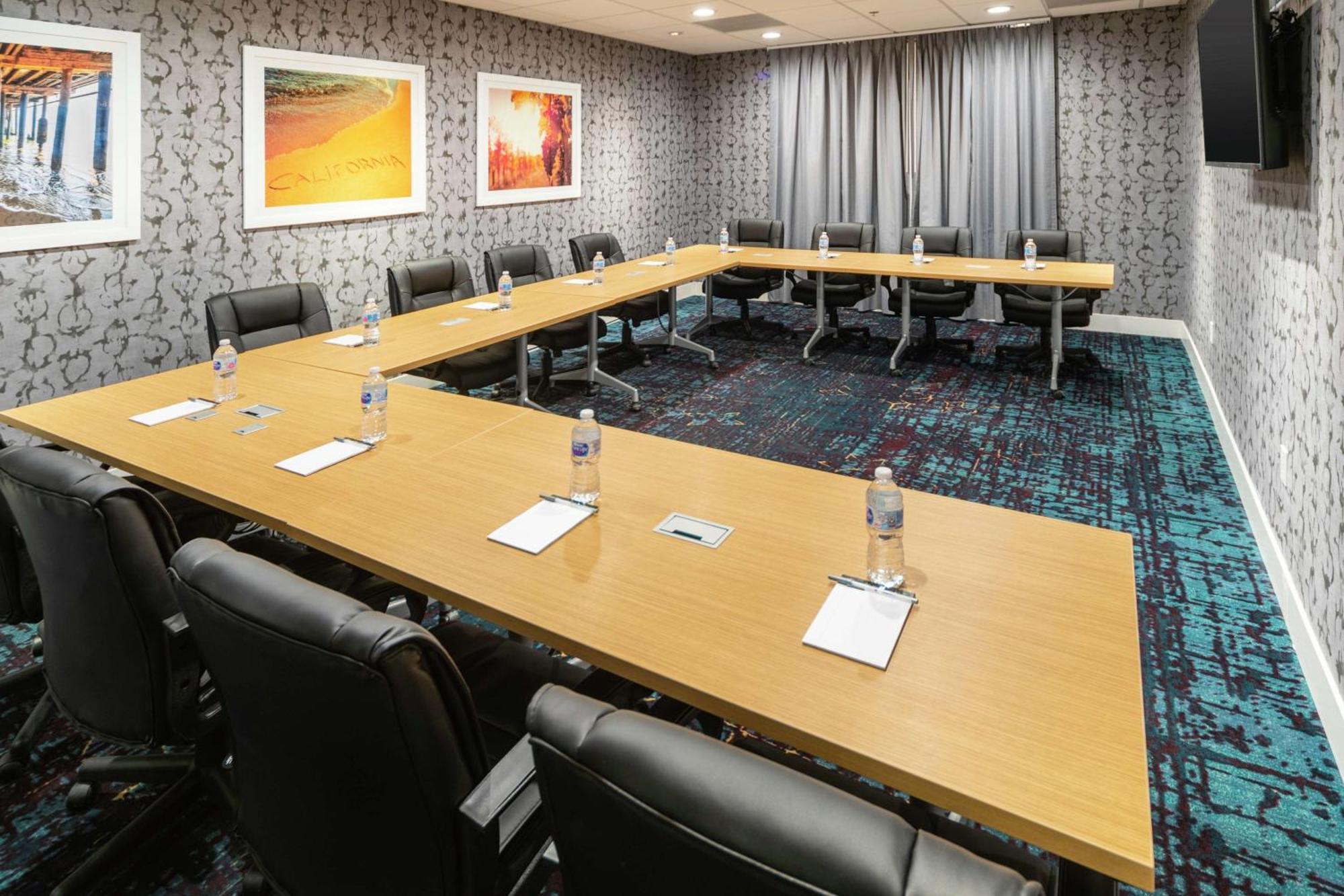 Hampton Inn & Suites Santa Maria Экстерьер фото