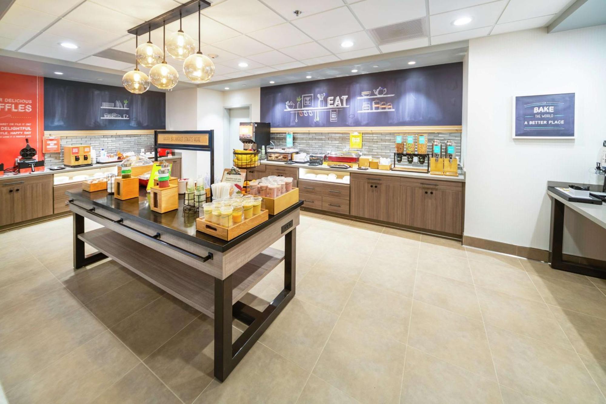 Hampton Inn & Suites Santa Maria Экстерьер фото